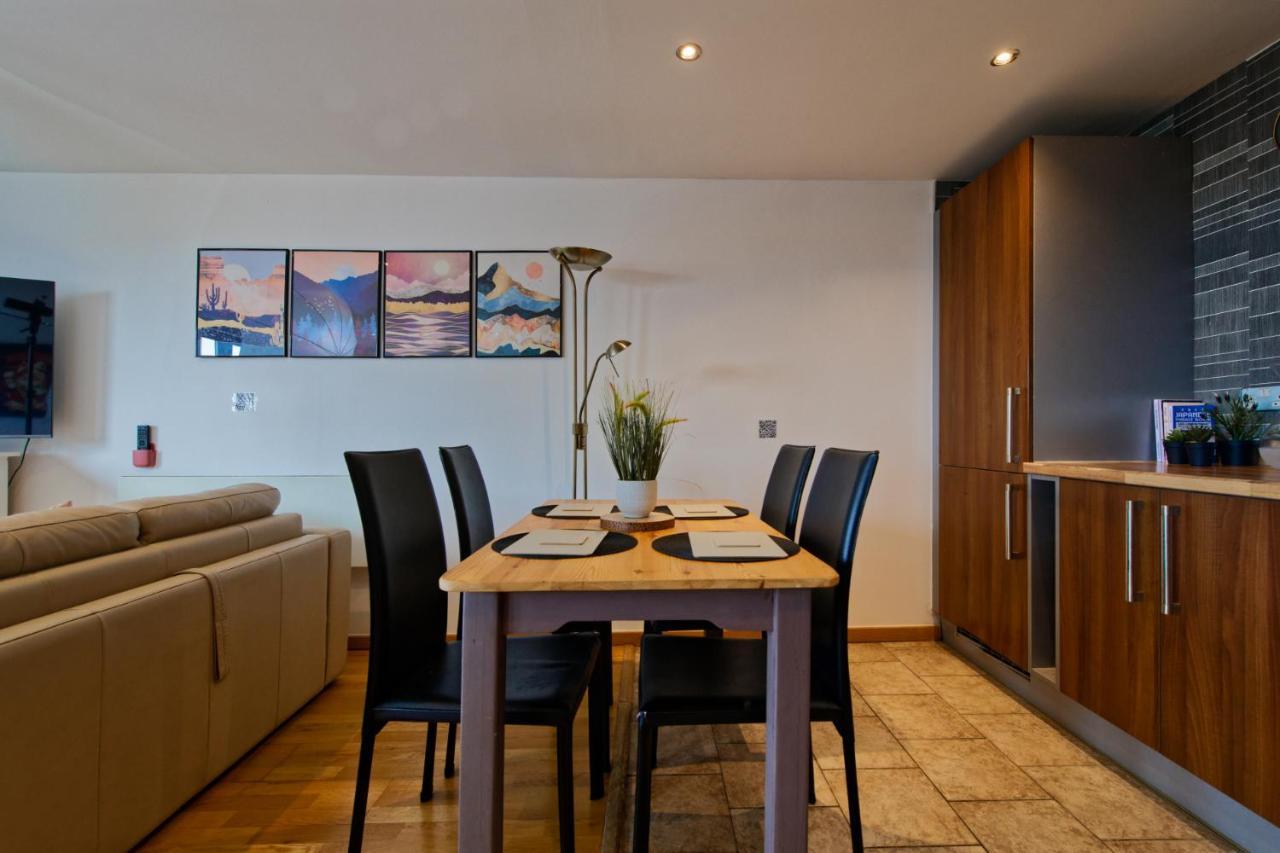 Sidemersey Livings- Convenient 1-Bedroom Flat With A View, Central Ливерпуль Экстерьер фото