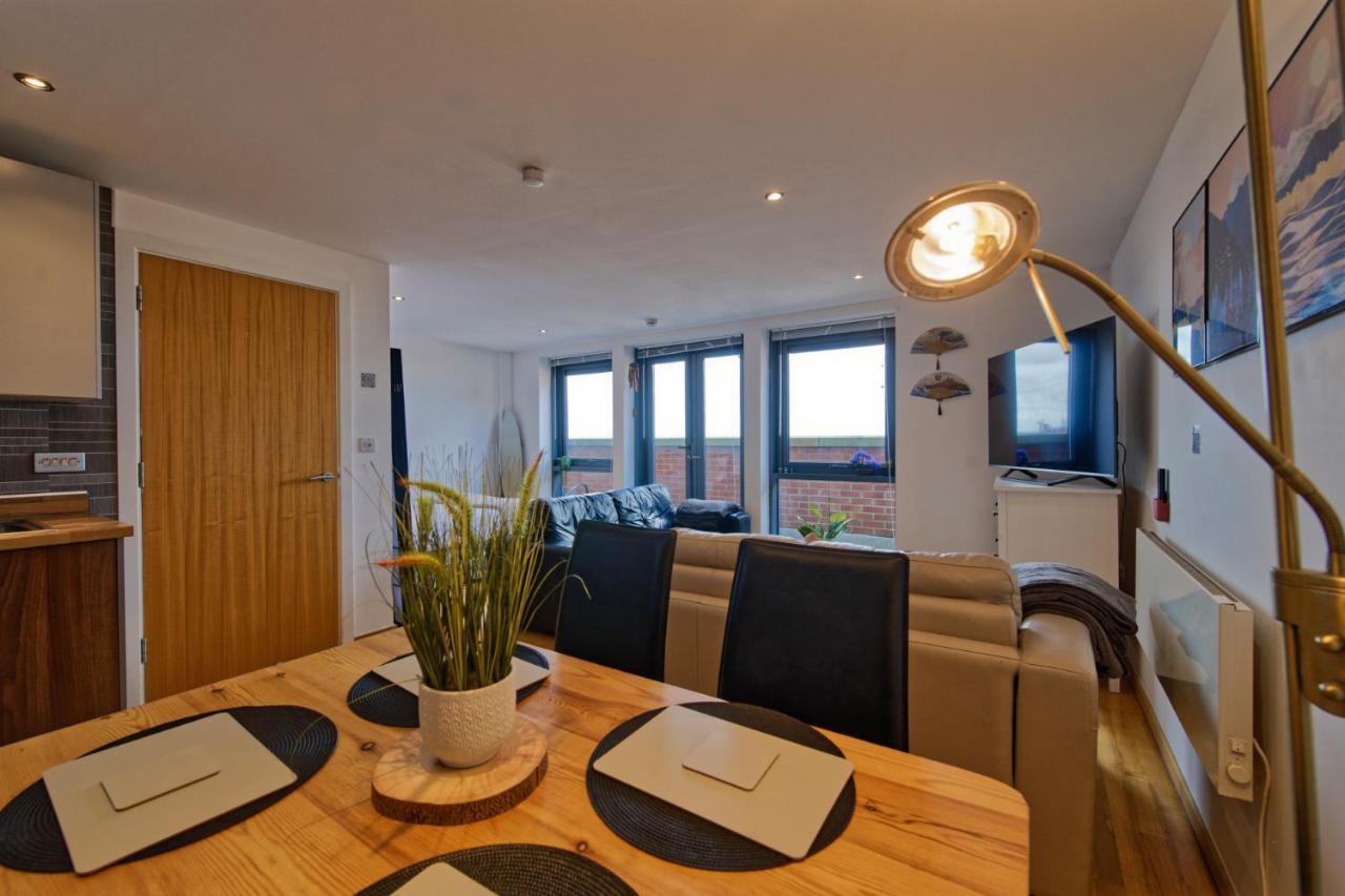 Sidemersey Livings- Convenient 1-Bedroom Flat With A View, Central Ливерпуль Экстерьер фото